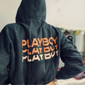 PlayBoy crop Hoodie in Graphite